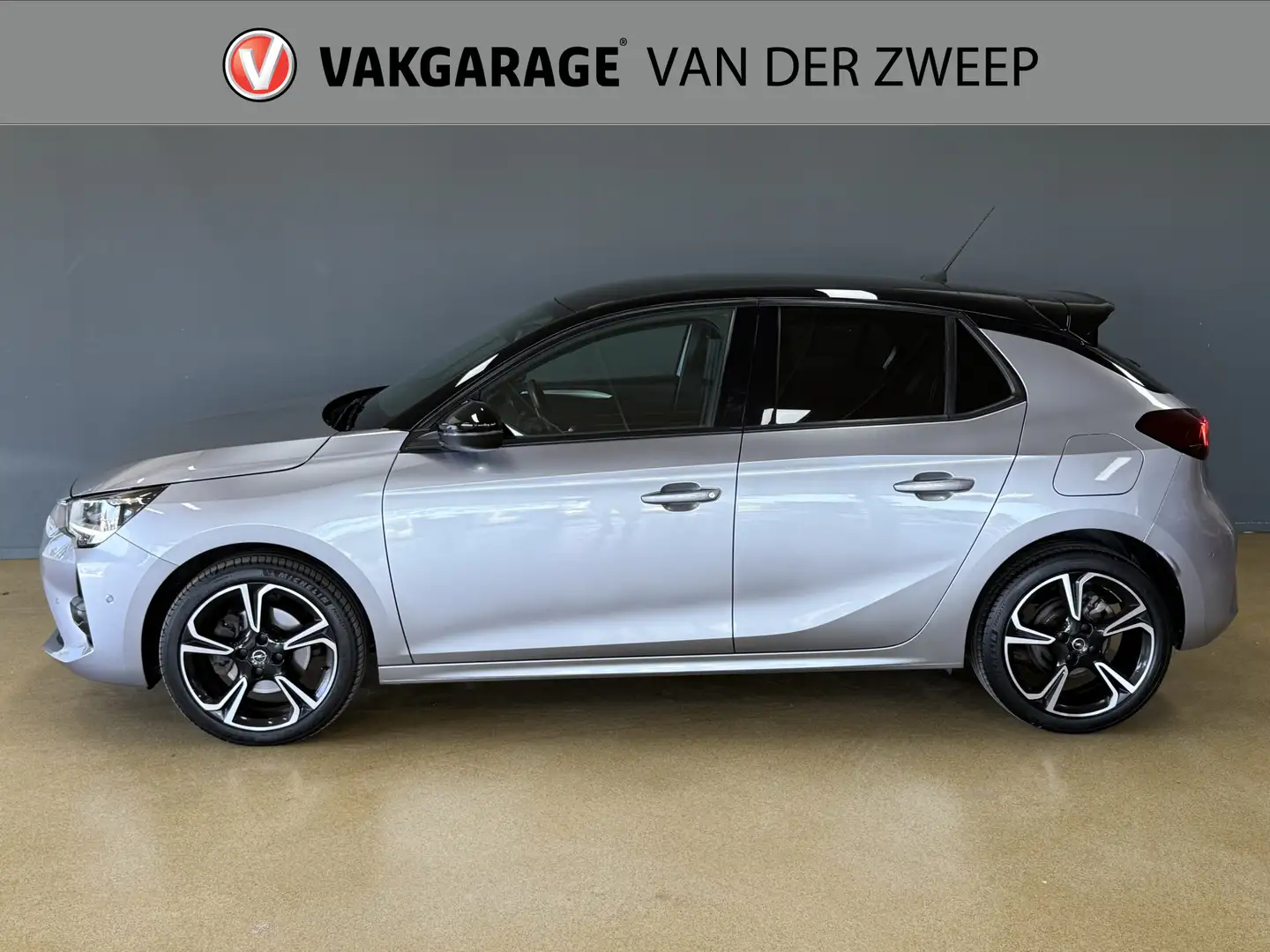 Opel Corsa 1.2 GS Line | Automaat | Carplay Grijs - 2