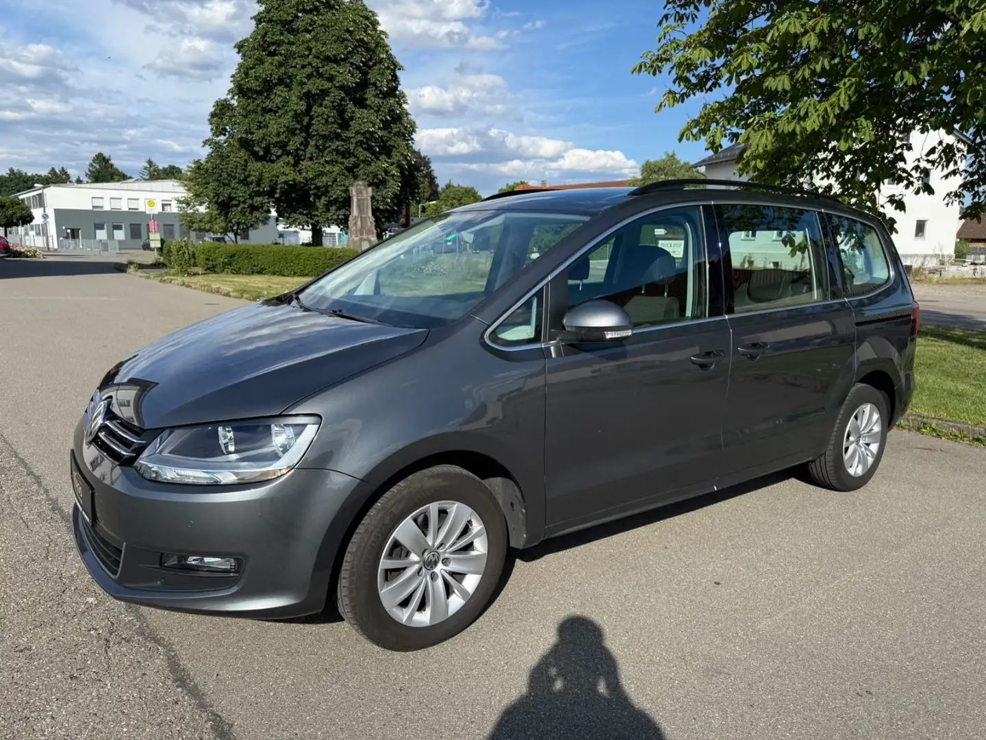 Volkswagen Sharan 1.4 TSI 7 Sitze 1.Hand Laneass Totwinkel Gris - 2
