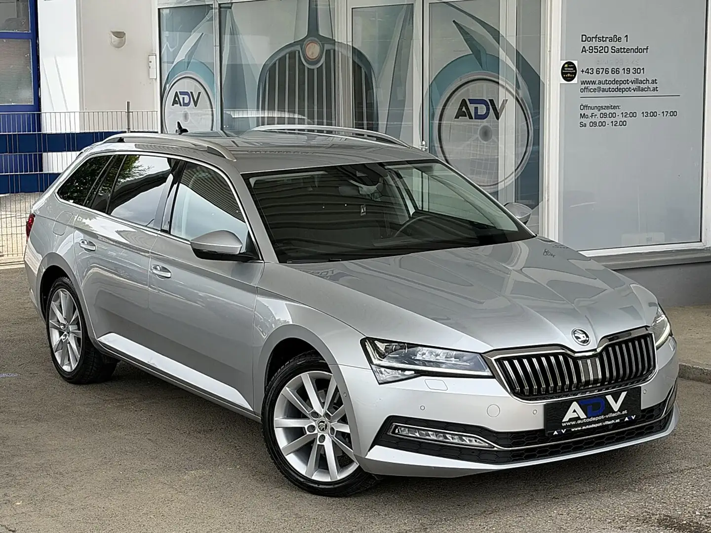 Skoda Superb Kombi 2,0 TDI Style DSG Grau - 1