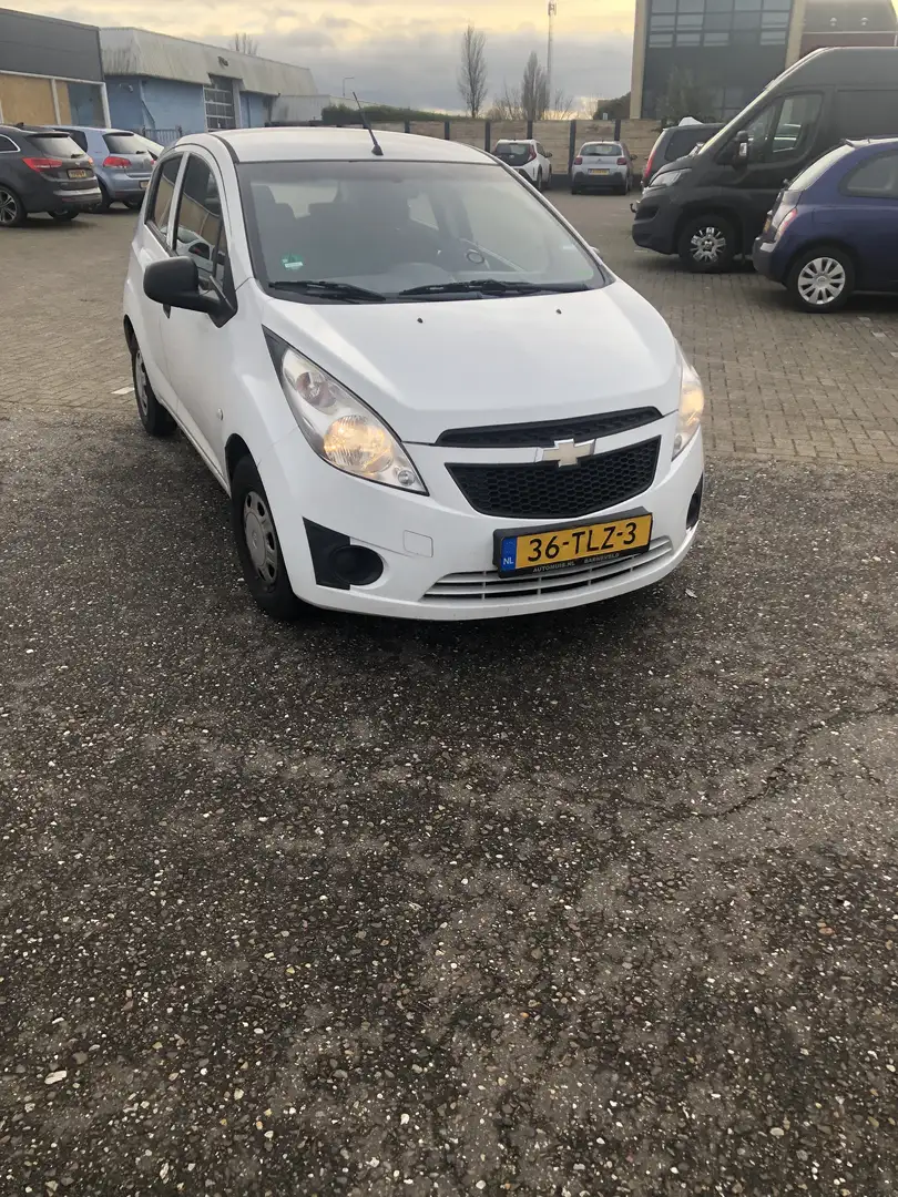 Chevrolet Spark 1.0 16V LS Bi-Fuel Wit - 1