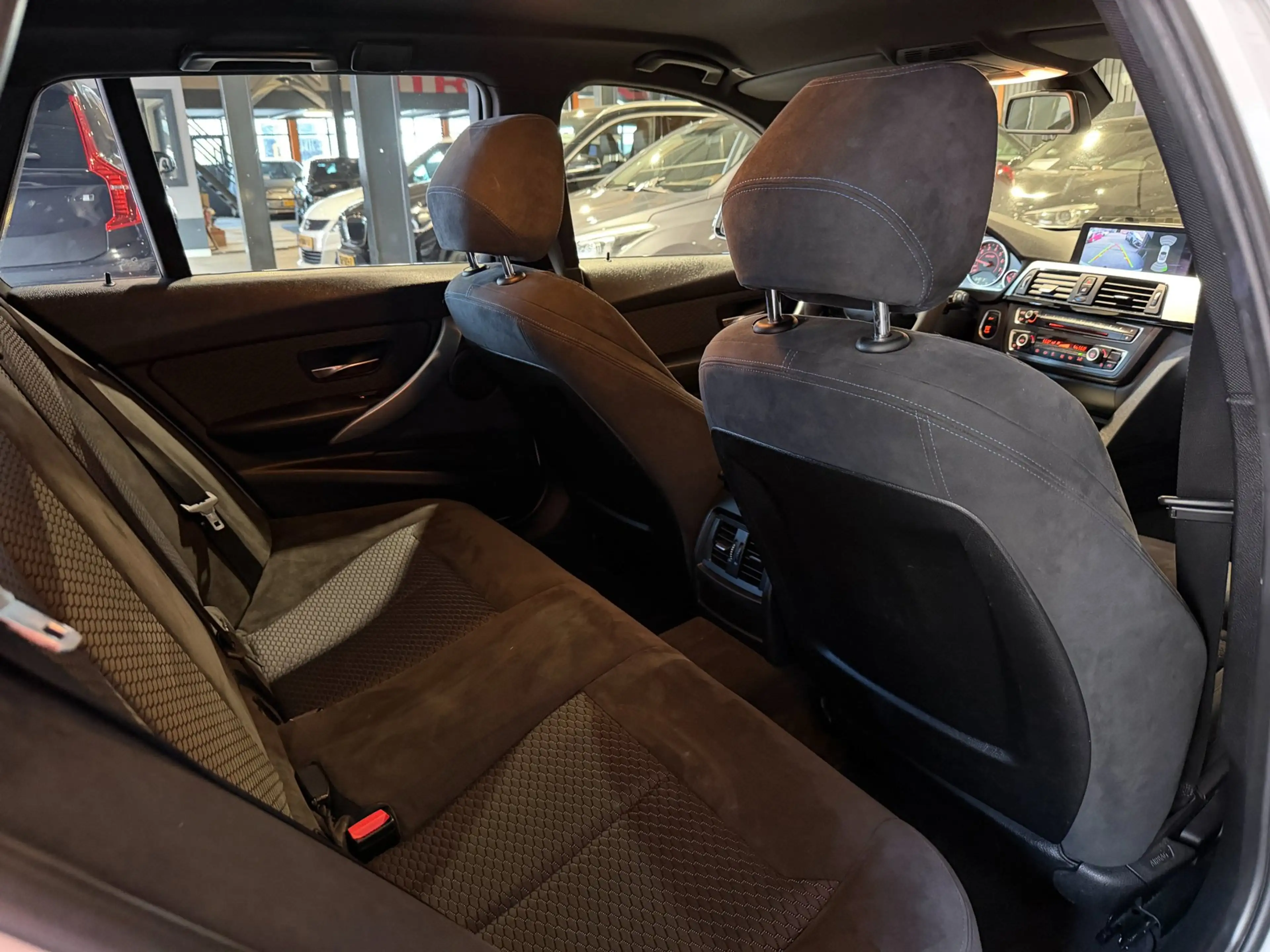 BMW 316 3-serie Touring 316i Executive M-Pack Trekhaak Cam — photo 9