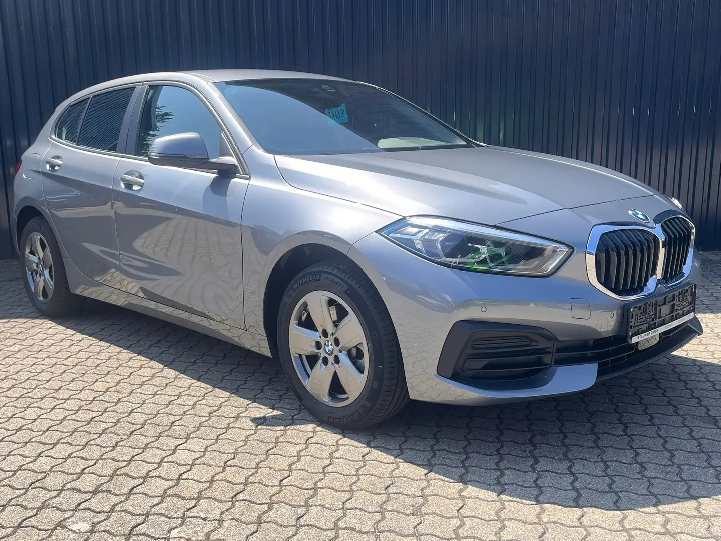 BMW 116 i 5-Türer/ Lenkradheiz/LED/Navi/CarPlay/Sitzhei Gris - 2