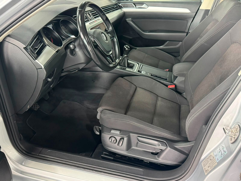 Volkswagen Passat Variant Comfortline BMT**Navi*AHK. — photo 7