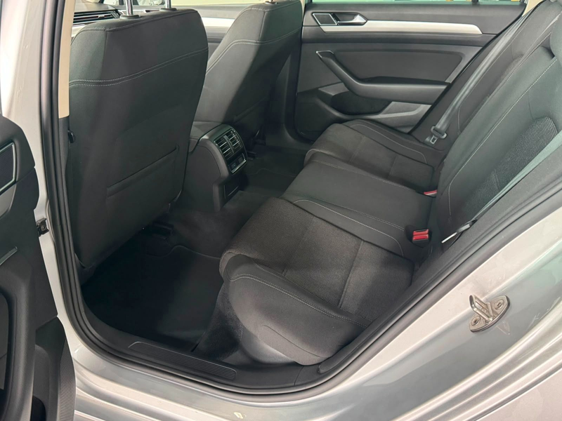 Volkswagen Passat Variant Comfortline BMT**Navi*AHK. — photo 15