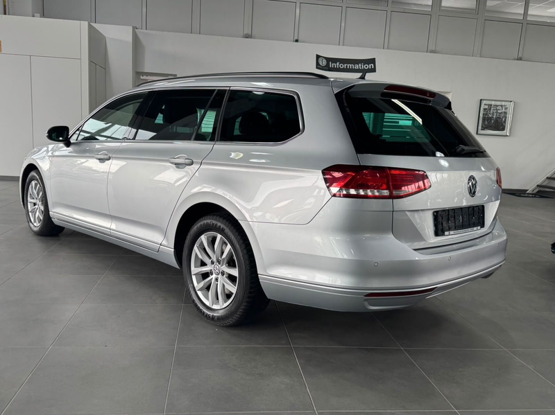 Volkswagen Passat Variant Comfortline BMT**Navi*AHK. — photo 4