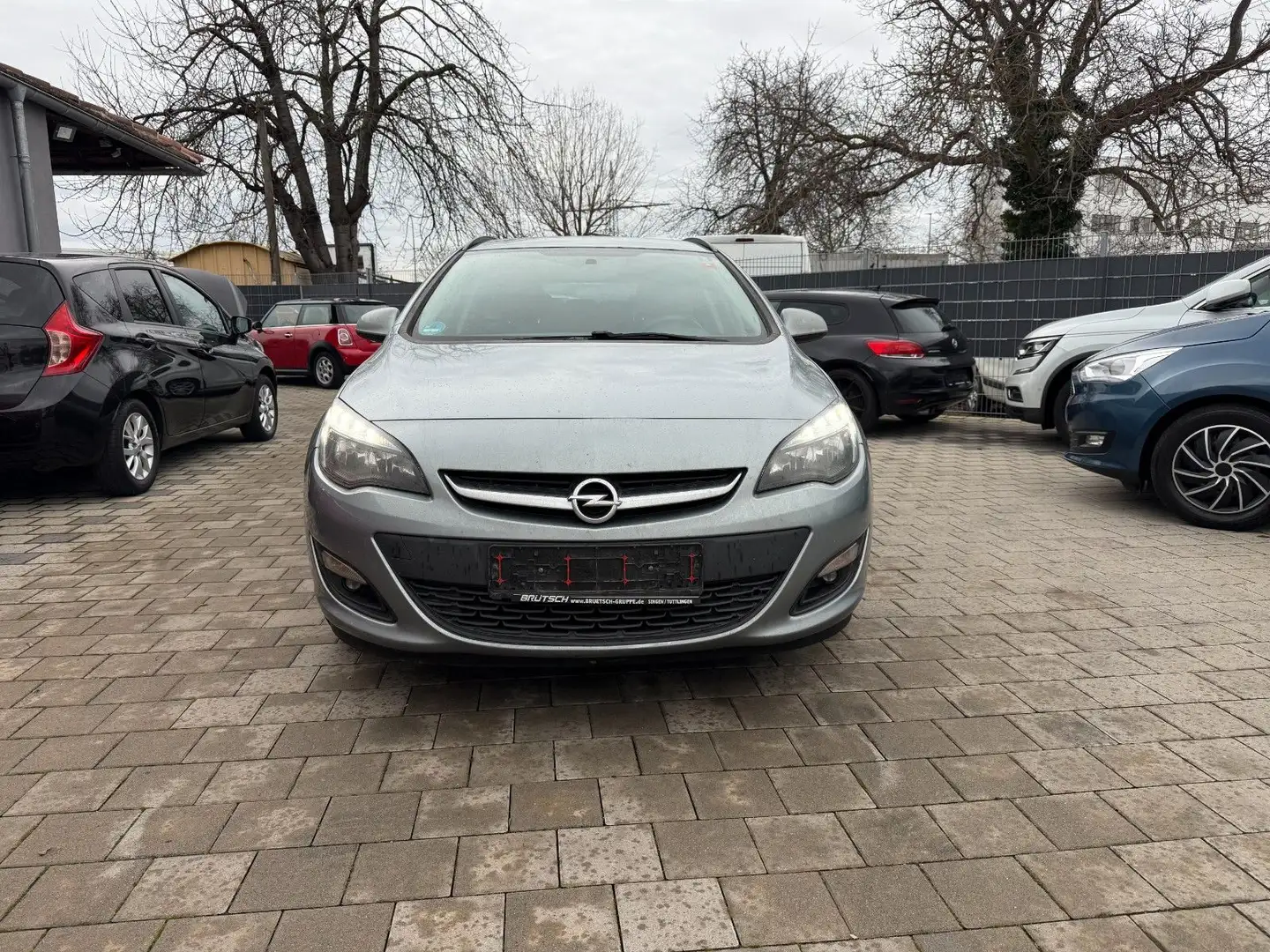 Opel Astra J Sports Tourer Edition Silber - 1