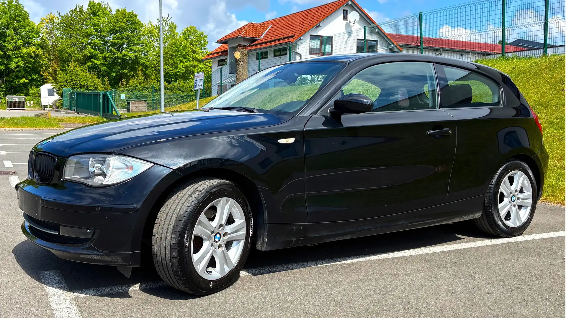 BMW 116 116i Schwarz - 1