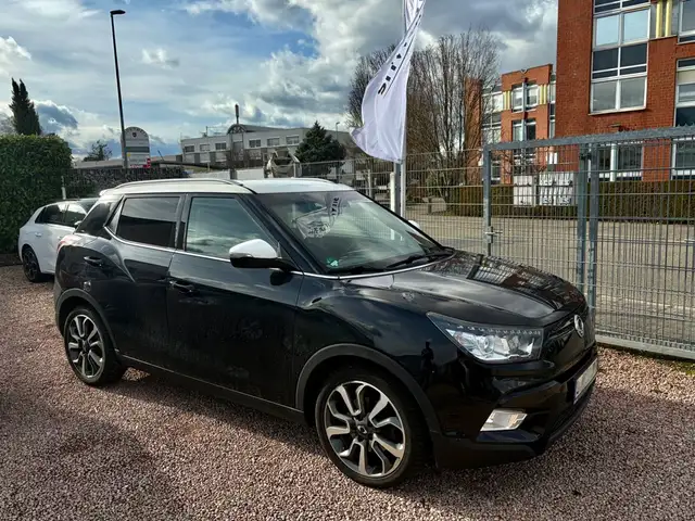 SsangYong Tivoli 1.6 e-XDi 160 /KAMERA/LEDER/LED