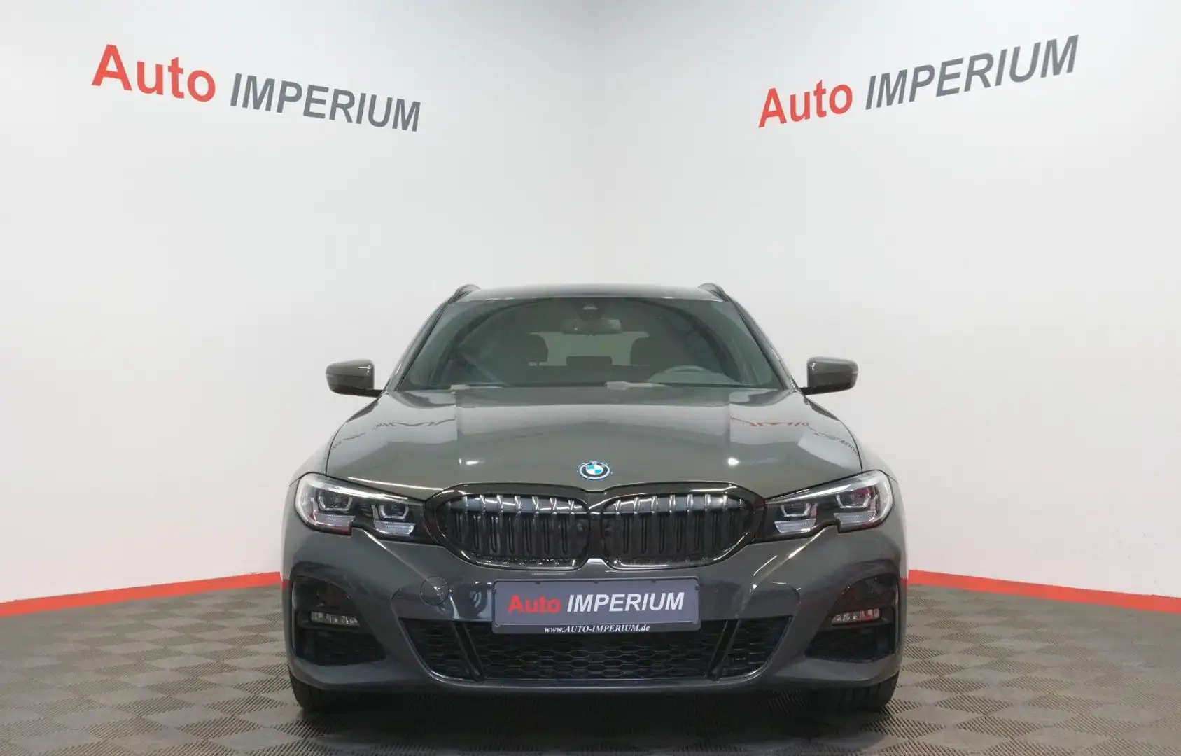 BMW 330 e xDrive M Sport Touring*AHK*LED*Shadow-Line siva - 2