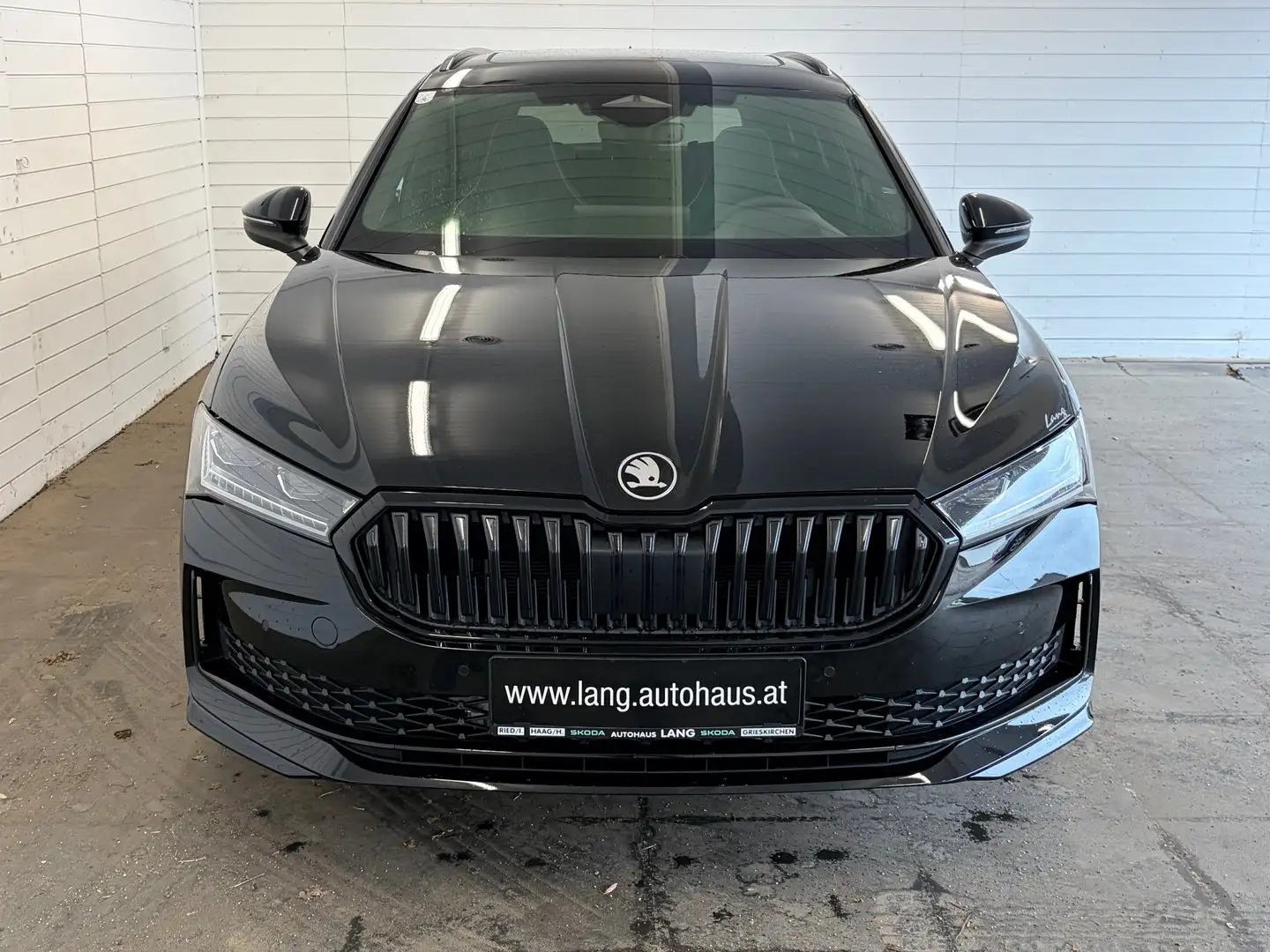 Skoda Superb Sportline iV TSI DSG Schwarz - 2