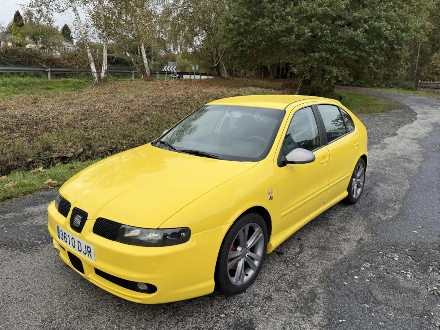 SEAT Leon 1.9TDI Special Edition FR 150 Jaune - 1