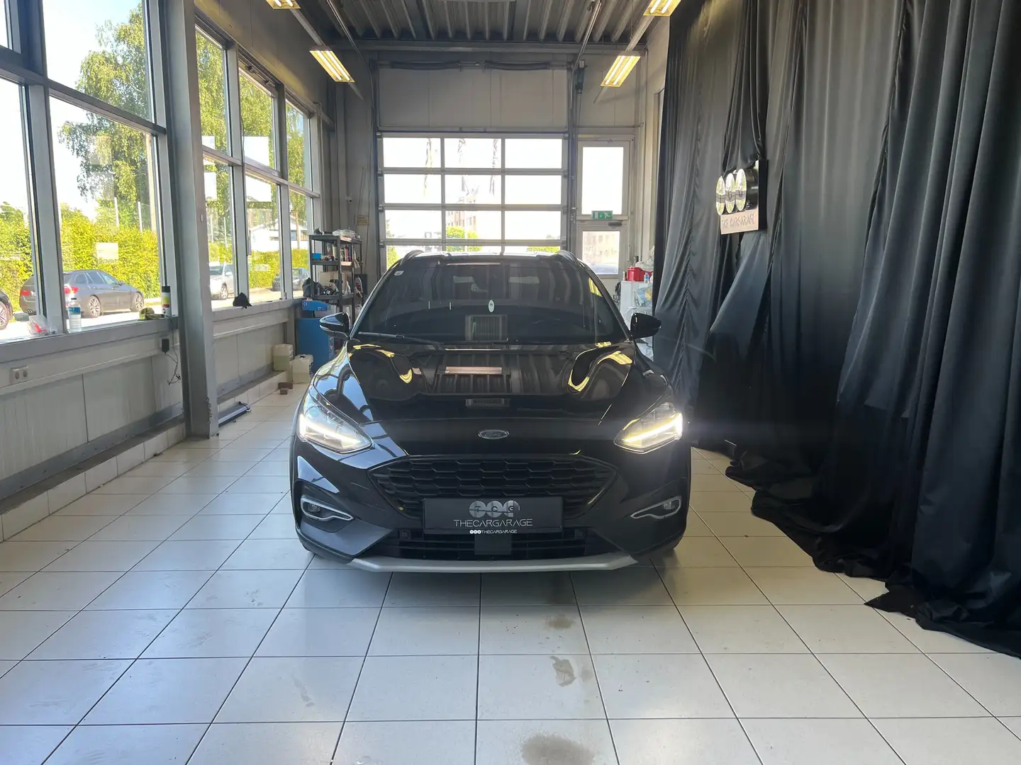 Ford Focus Active X 1 BESITZ! Schwarz - 2