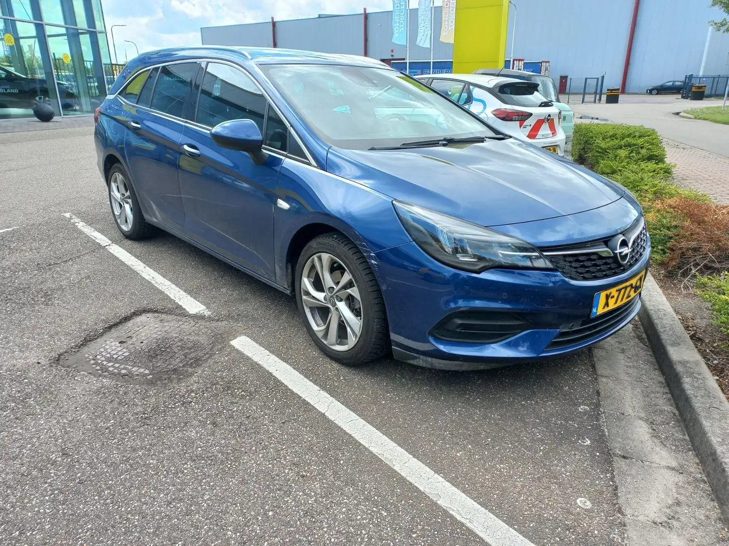 Opel Astra Sports Tourer 1.2 Blitz Elegance | Navi | Parkeer Blauw - 2