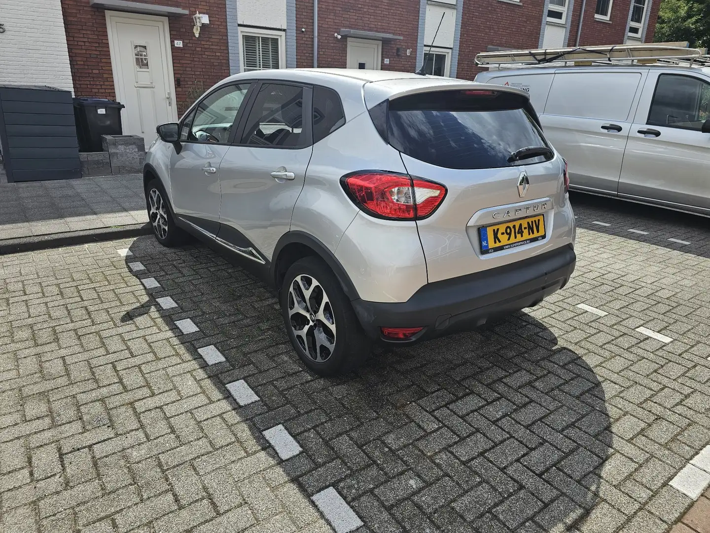 Renault Captur 0.9 TCe Limited Navigatie Airco Zilver - 1