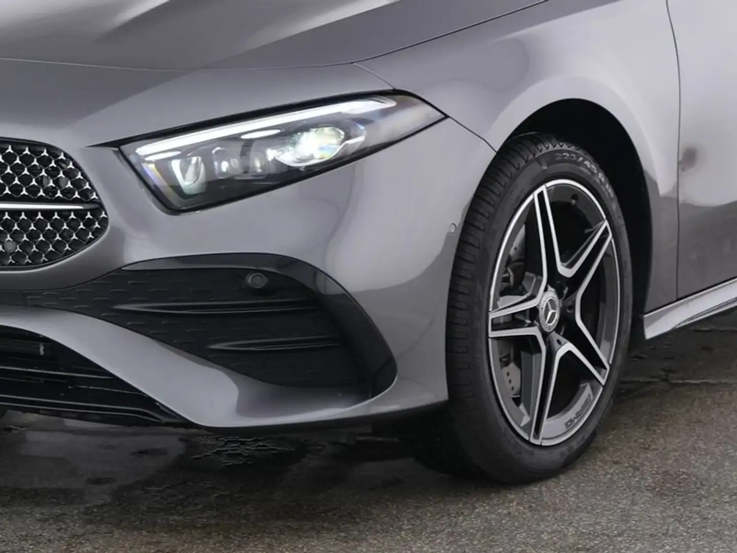 Mercedes-Benz A 250 e AMG Night MuBea/AHK/Sound/MBUX/Ambi/Kame Grau - 2