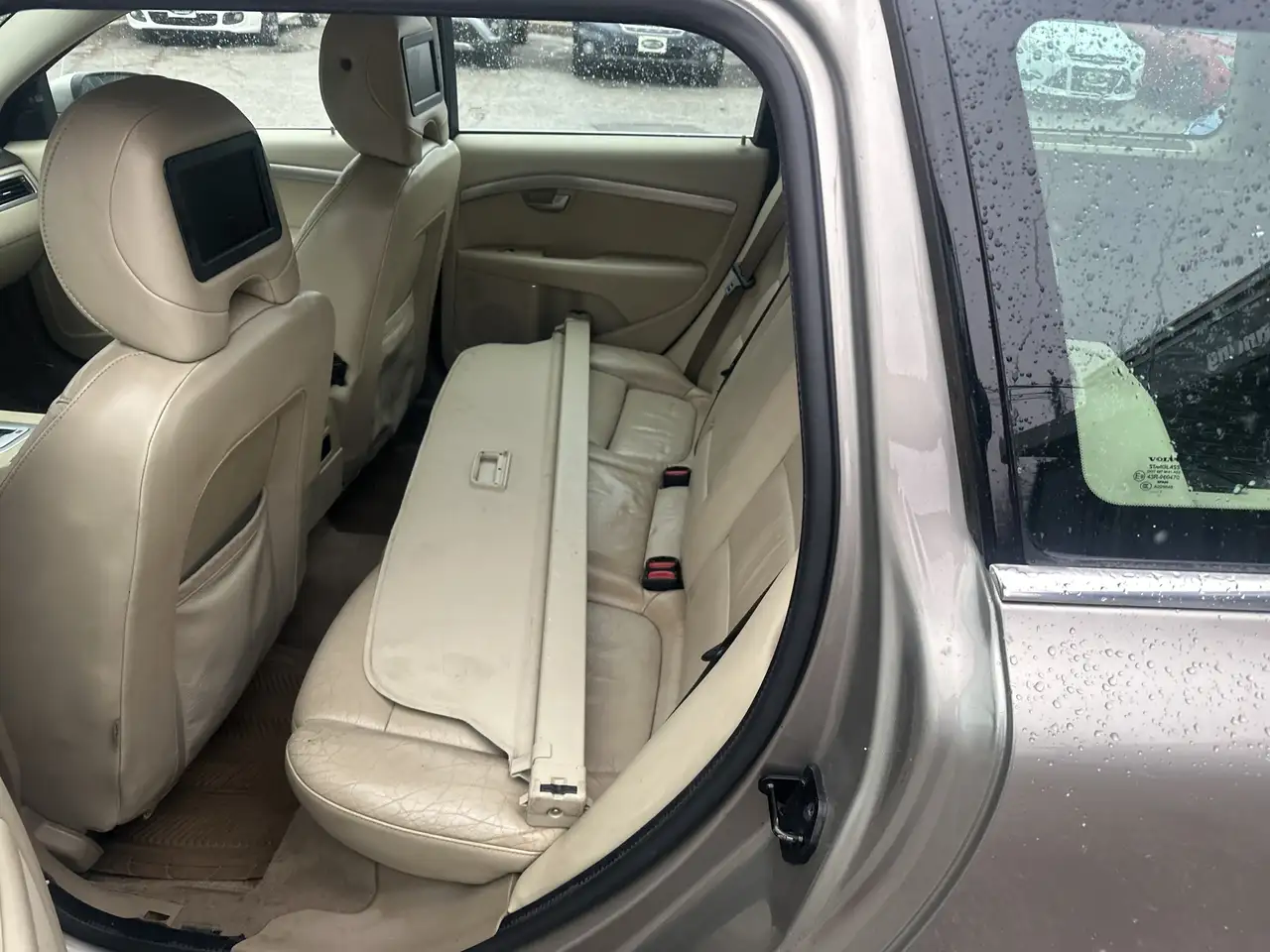 Volvo V70 снимка Volvo V70