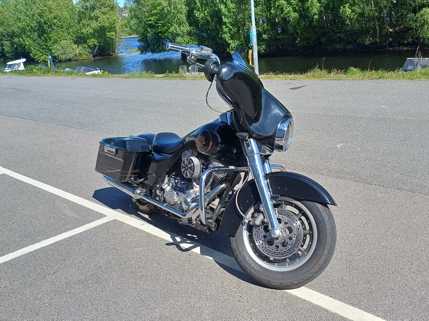Harley-Davidson Electra Glide Negru - 2