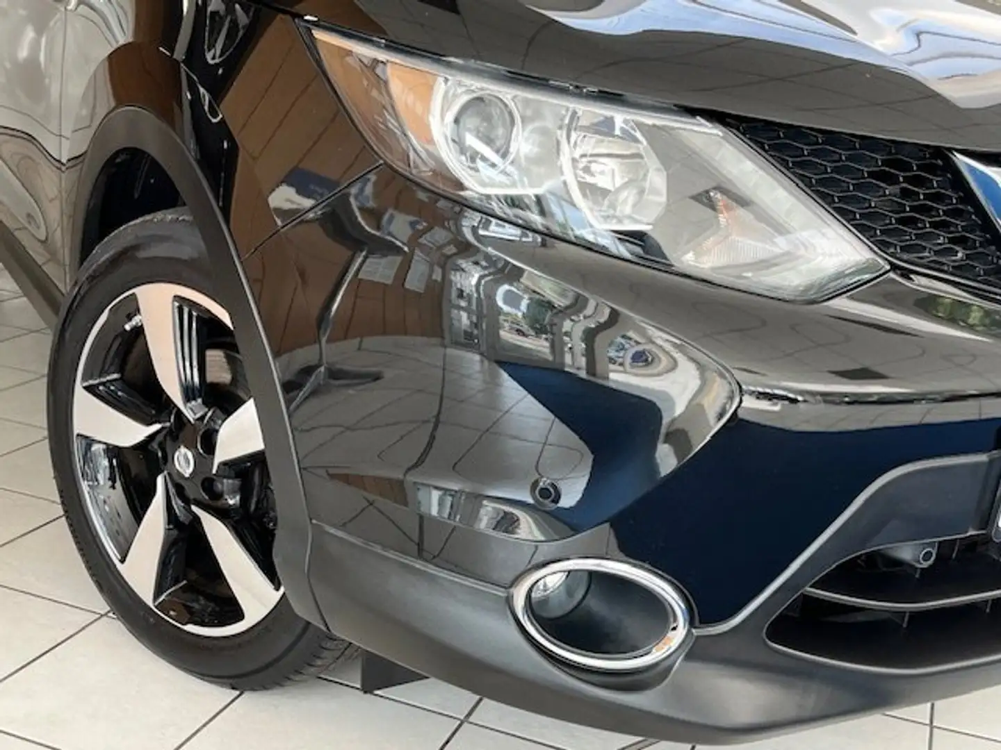 Nissan Qashqai 1.6 DIG-T N-Connecta *1.Hand,HU+Wartung+ReifenNEU* Black - 1