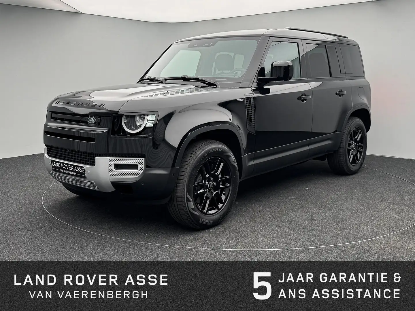 Land Rover Defender 110 P300e S AWD Zwart - 1