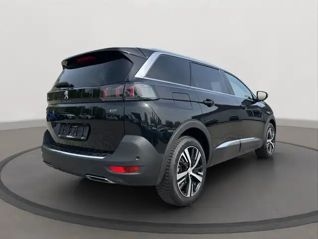 Peugeot 5008 view 5
