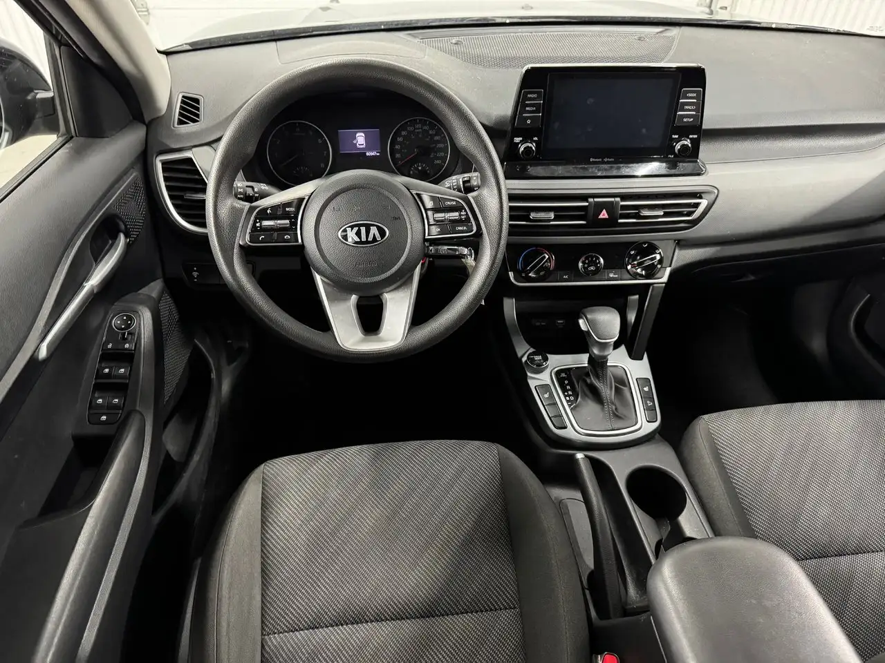 Kia Seltos снимка Kia Seltos