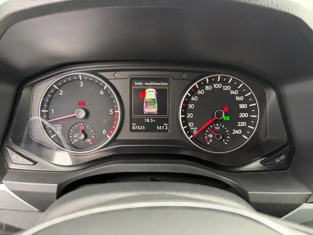 Volkswagen Amarok view 14