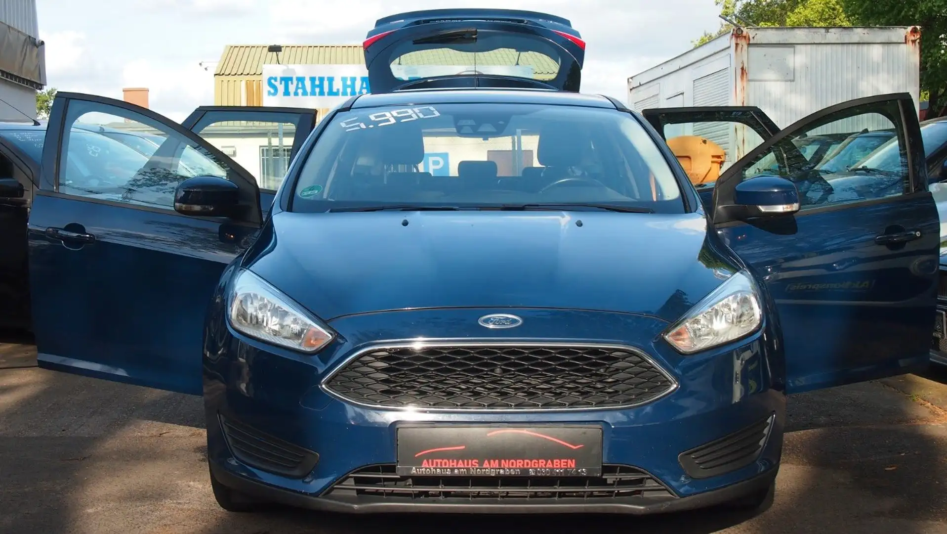 Ford Focus Turnier Trend Blau - 2