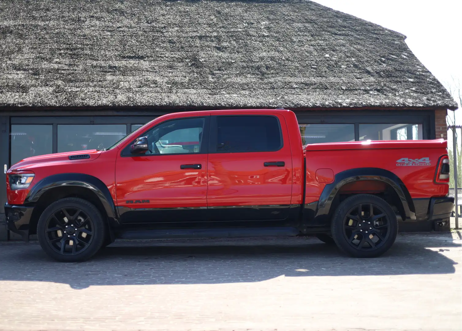 Dodge RAM 1500 5.7 V8 4x4 Crew Cab Back Country | Breed Set Rouge - 2