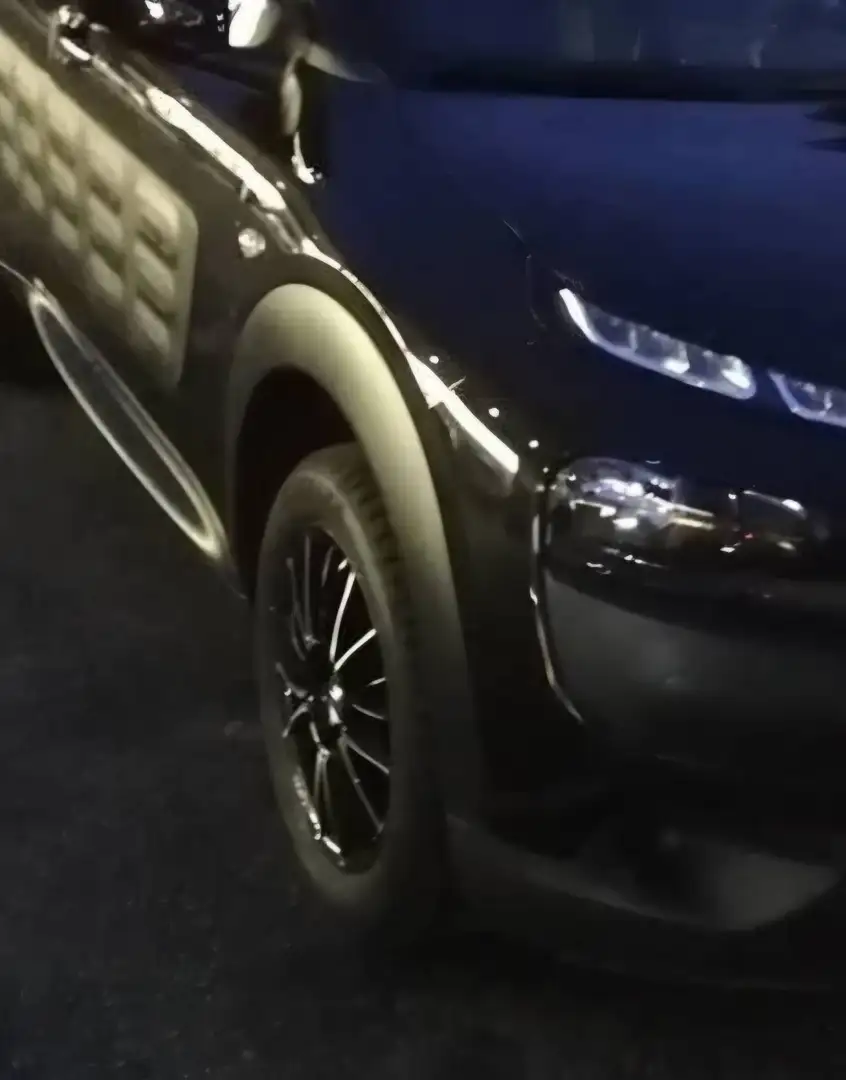 Citroen C4 Cactus C4 Cactus 1,2 VTI82 Feel Feel Schwarz - 1