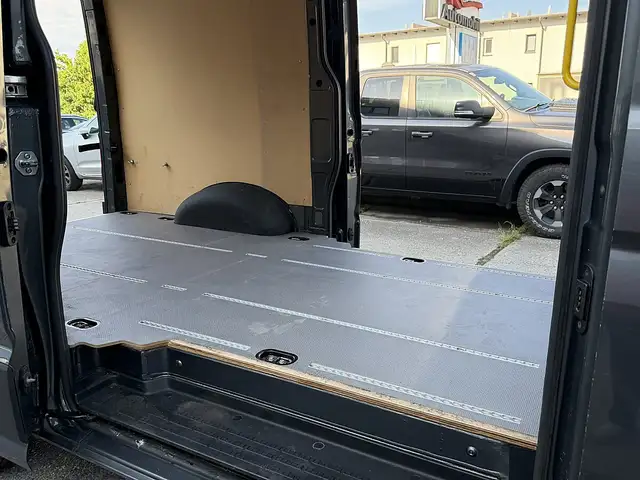 Volkswagen Crafter view 11