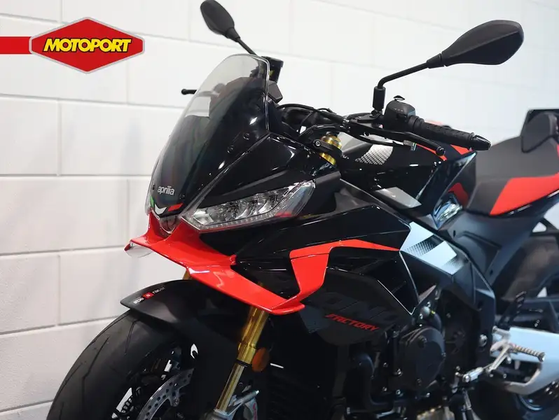 Aprilia Tuono - foto 8