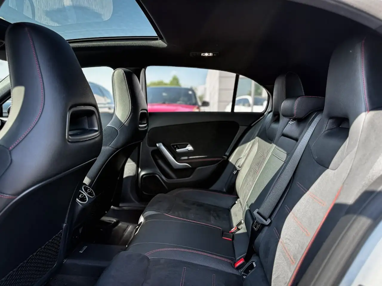 Mercedes-Benz A-Class снимка Mercedes-Benz A-Class