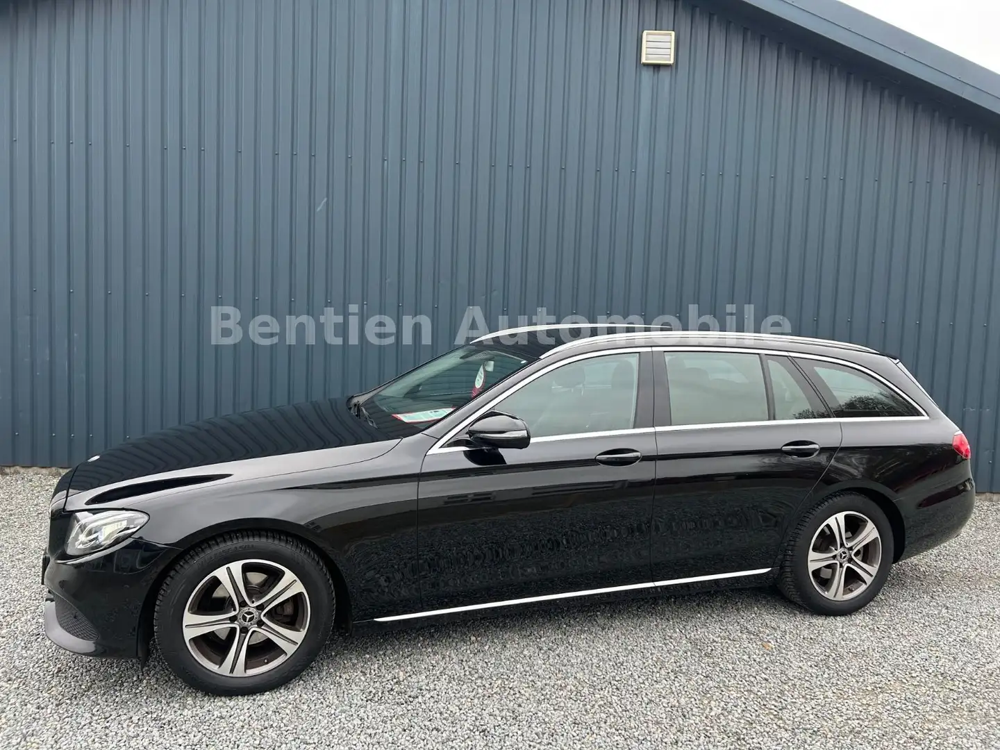 Mercedes-Benz E 220 d Avantgarde,Led,Navi,SHZ,PDC Schwarz - 1
