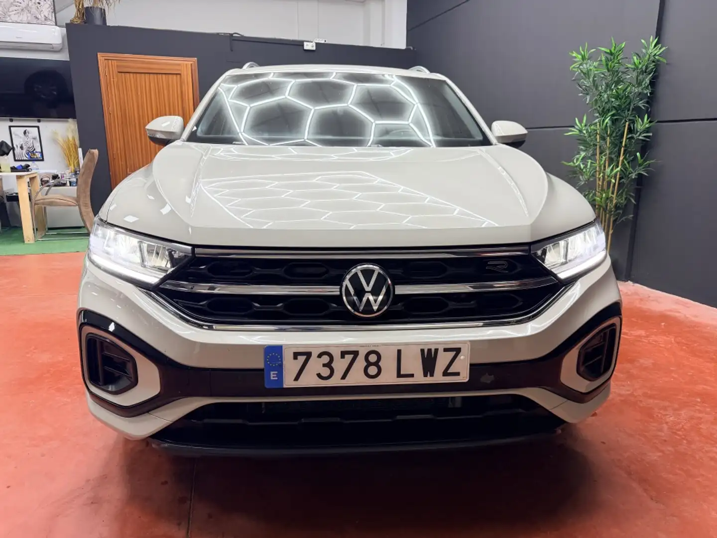 Volkswagen T-Roc 1.5 TSI R-Line 110 kW - 2