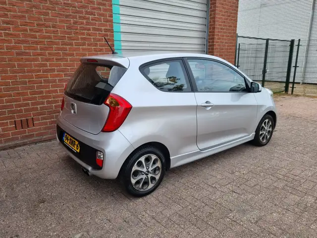 Kia Picanto view 4