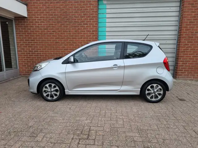 Kia Picanto view 9