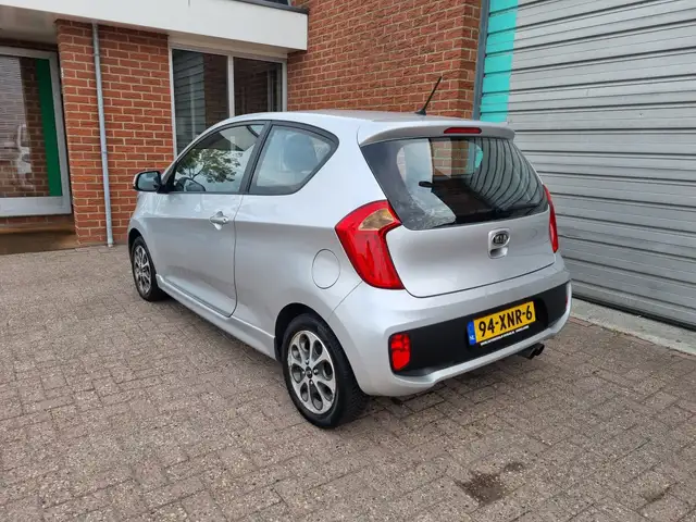 Kia Picanto view 3