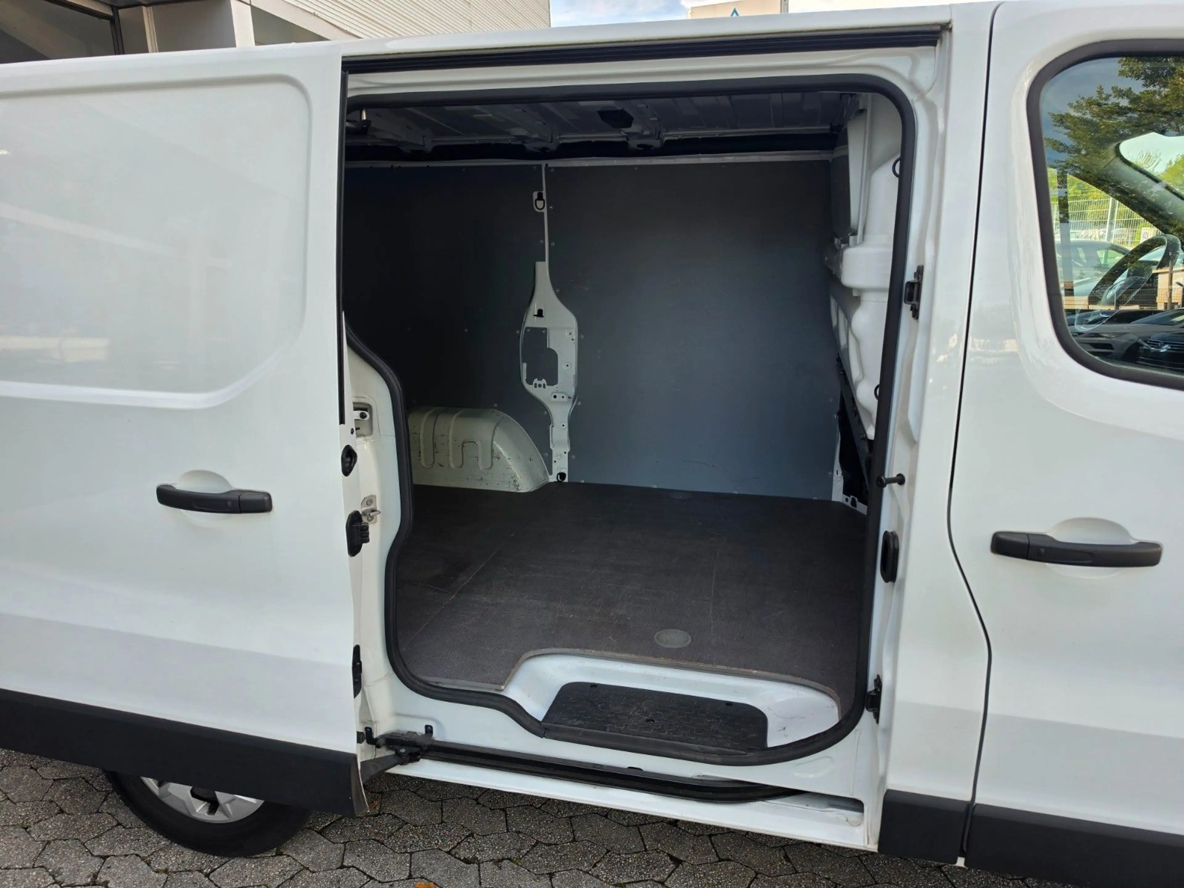 Renault Trafic Kasten L1H1 3,0t Komfort *Navi*Wenig KM* — photo 11