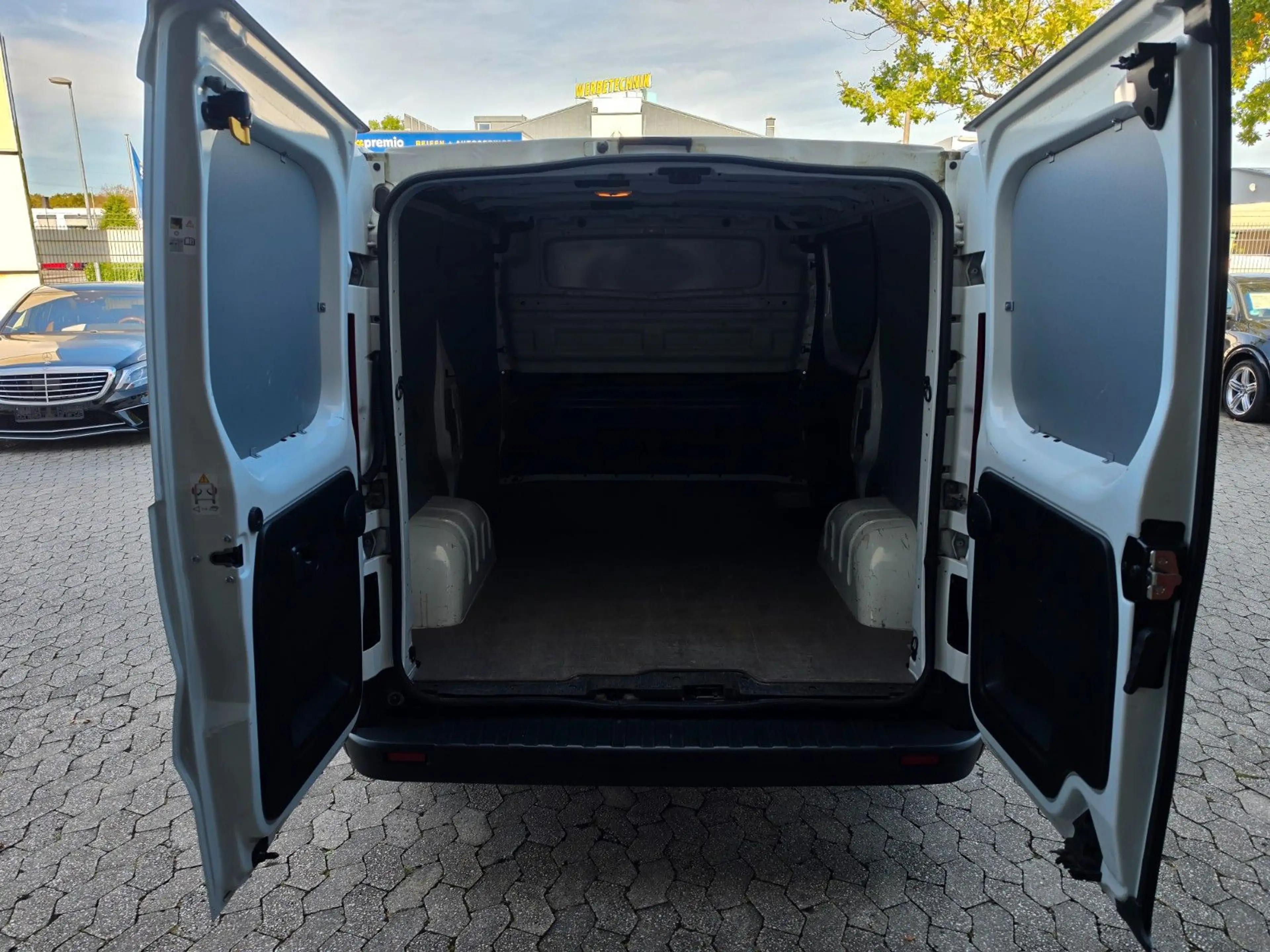 Renault Trafic Kasten L1H1 3,0t Komfort *Navi*Wenig KM* — photo 10