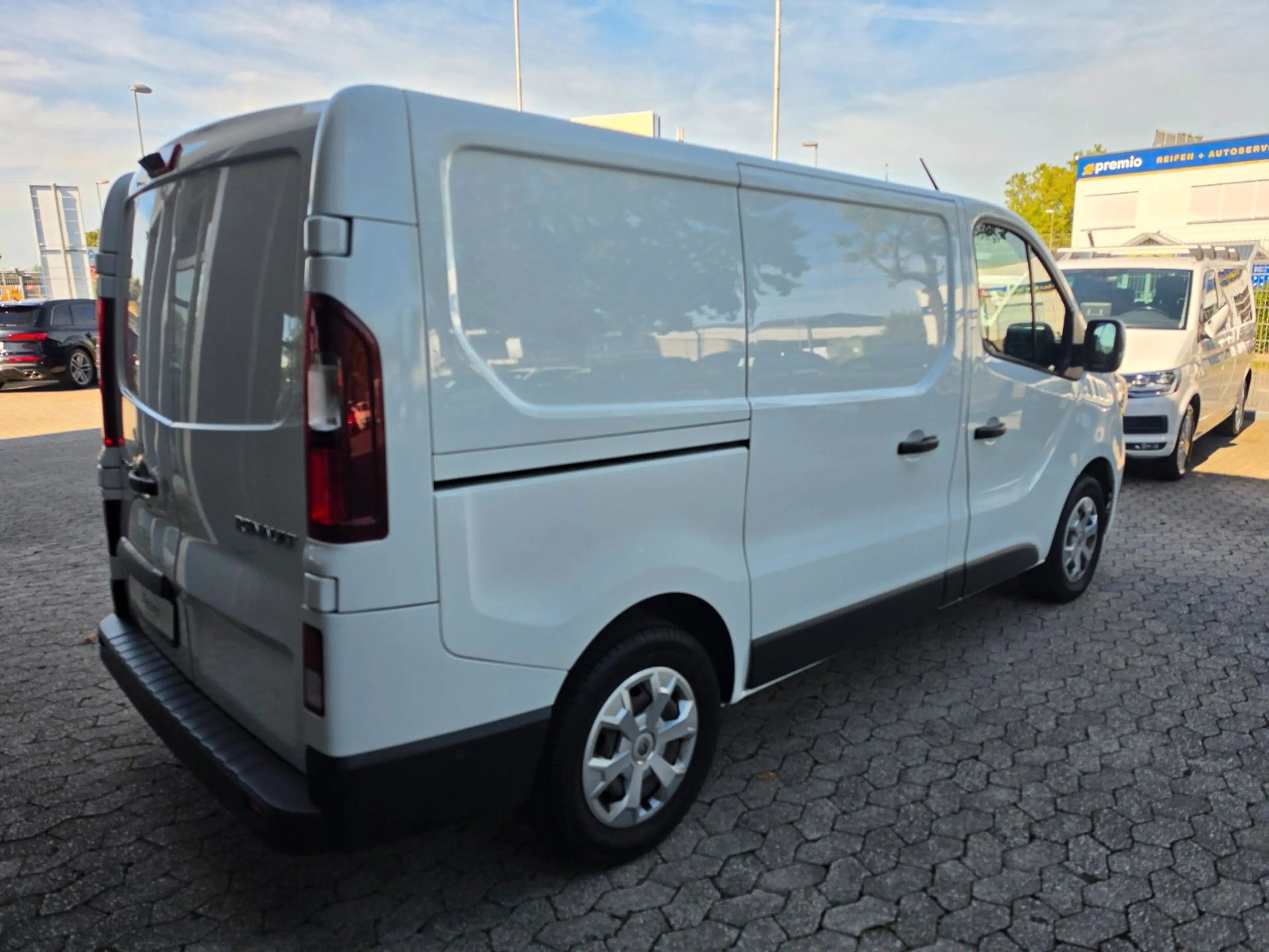Renault Trafic Kasten L1H1 3,0t Komfort *Navi*Wenig KM* — photo 6