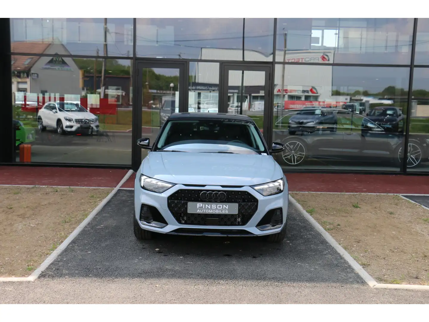 Audi A1 Citycarver 1.0 30 TFSI - 110 - BV S-Tronic  SPORTB Gris - 2