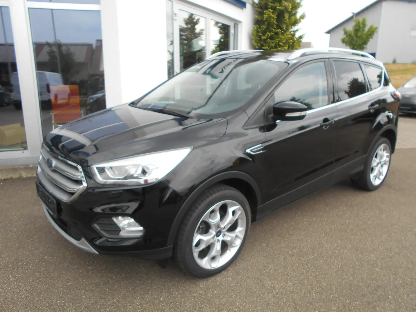 Ford Kuga Cool&Connect m. Anhängerkuppl., Winterpaket Schwarz - 1