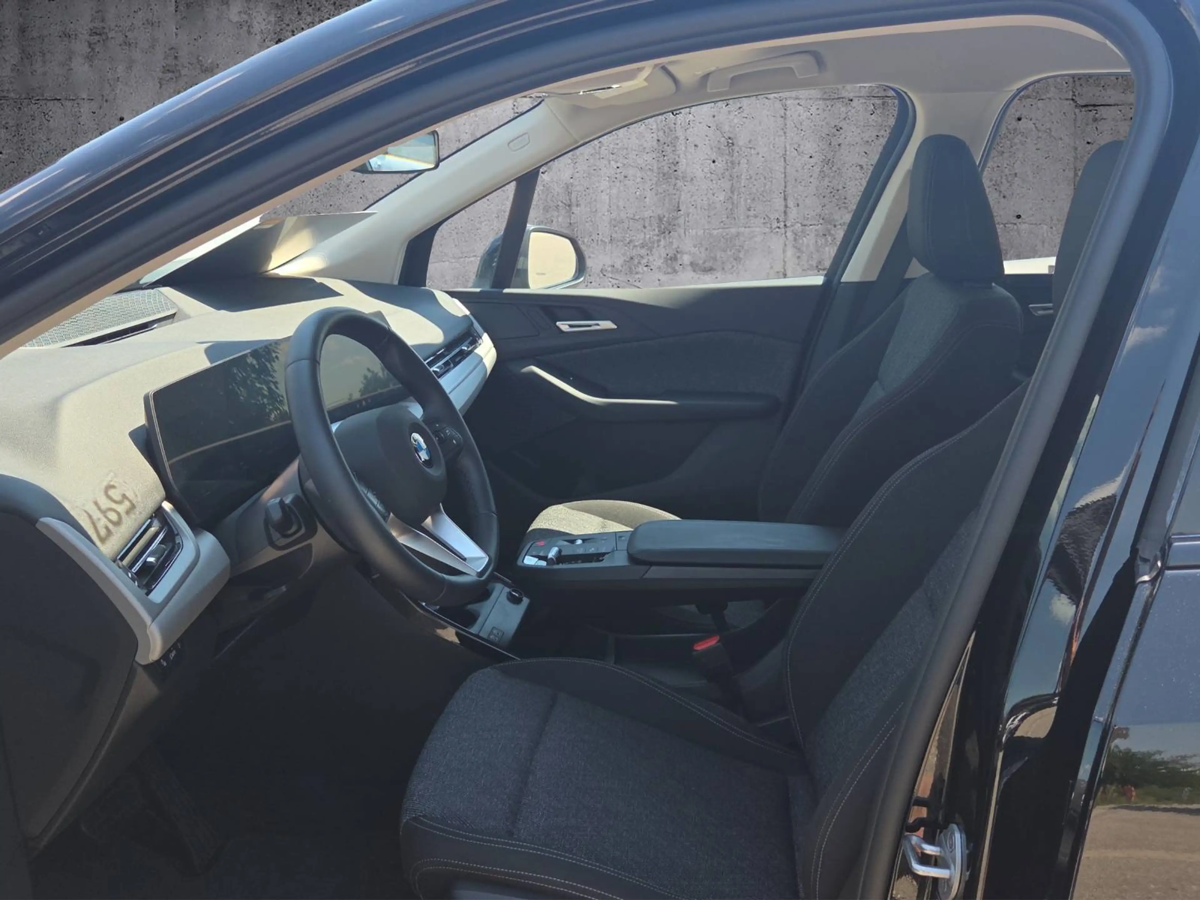 BMW 216 i Active Tourer — photo 9