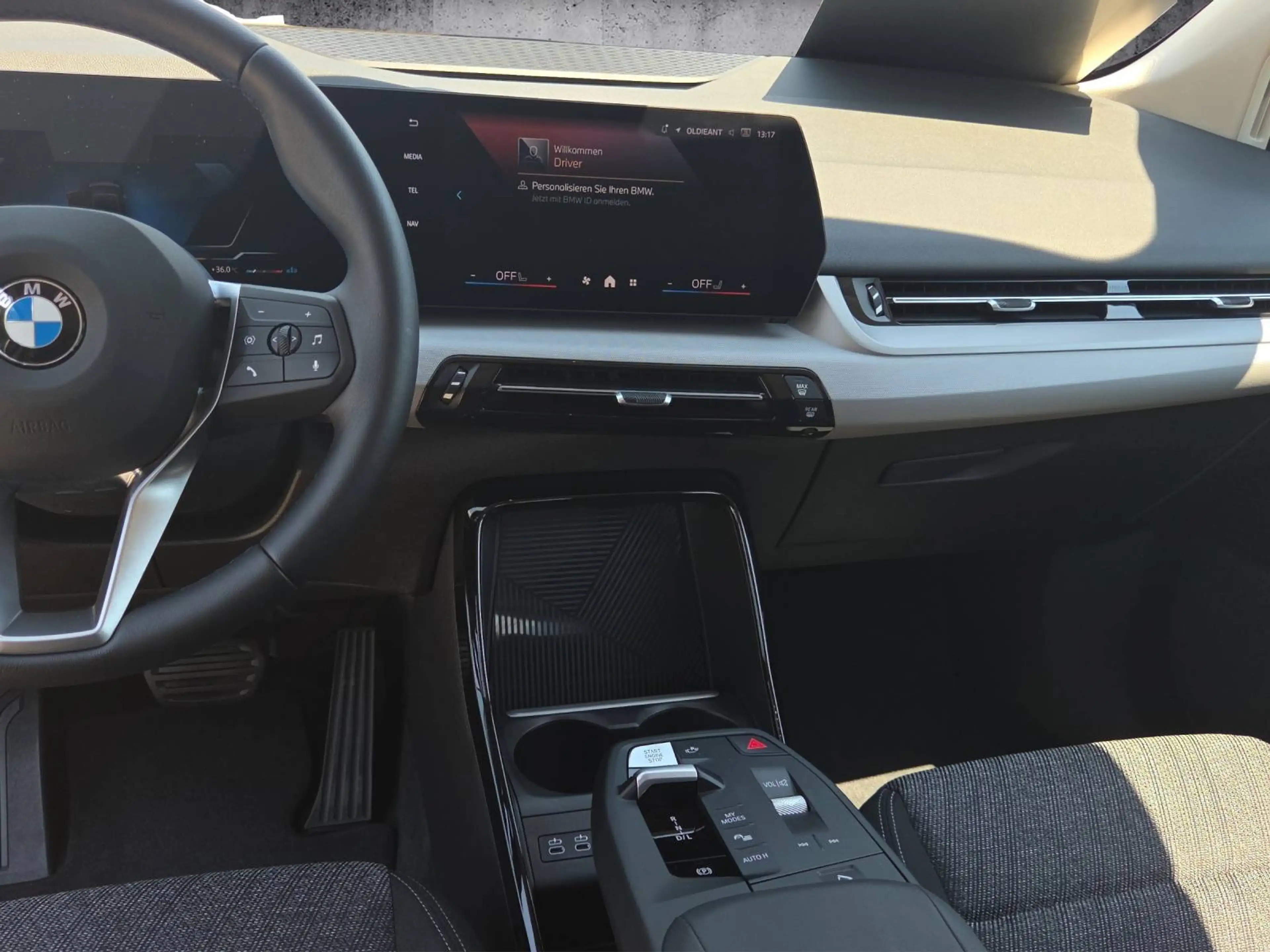 BMW 216 i Active Tourer — photo 11