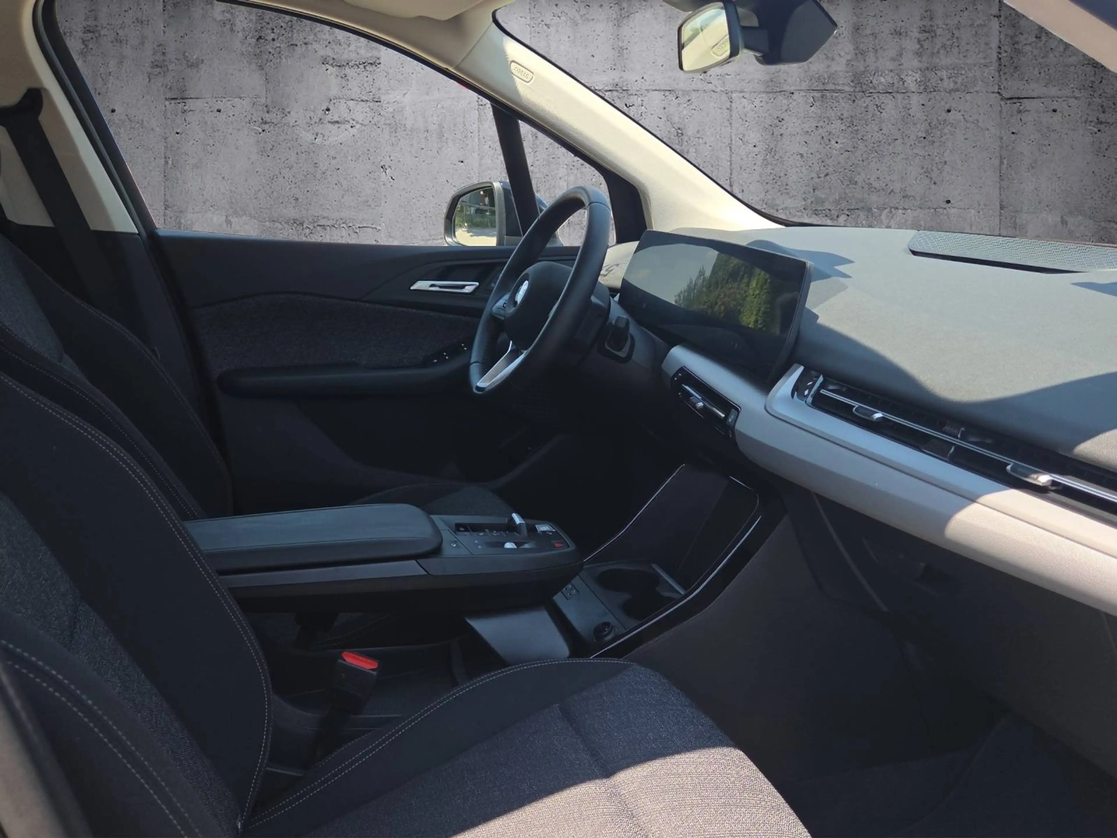 BMW 216 i Active Tourer — photo 14