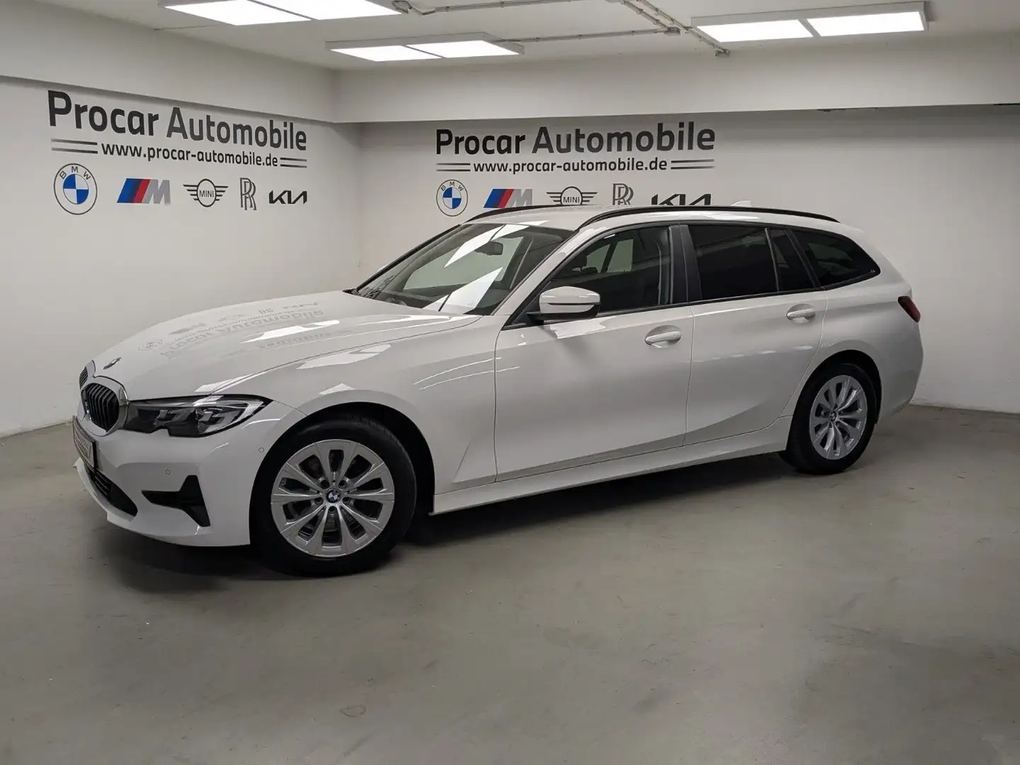 BMW 320 d Touring AHK ACC DA PDC Live Prof DAB LED Weiß - 2