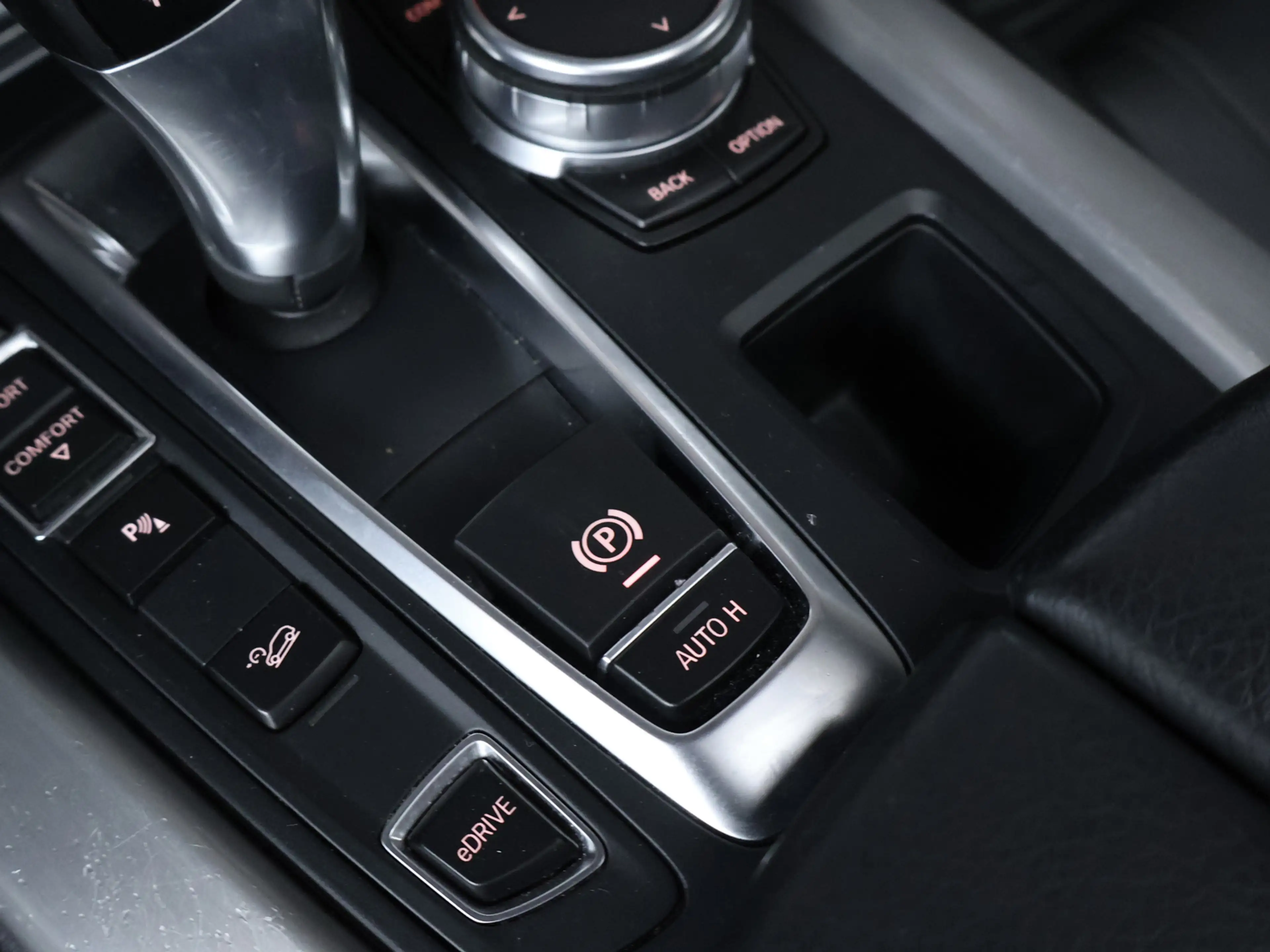 BMW X5 XDrive40e iPerformance High Executive (PANORAMADAK — photo 17