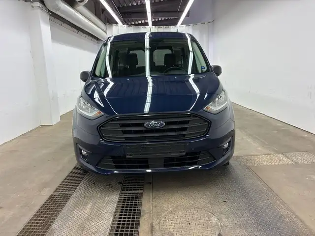 Ford Transit Connect view 2
