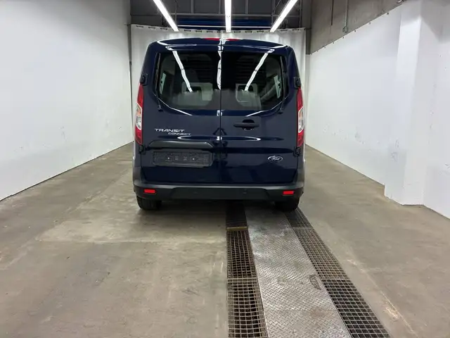 Ford Transit Connect view 5