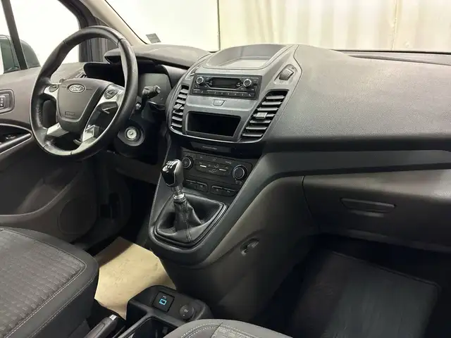 Ford Transit Connect view 11